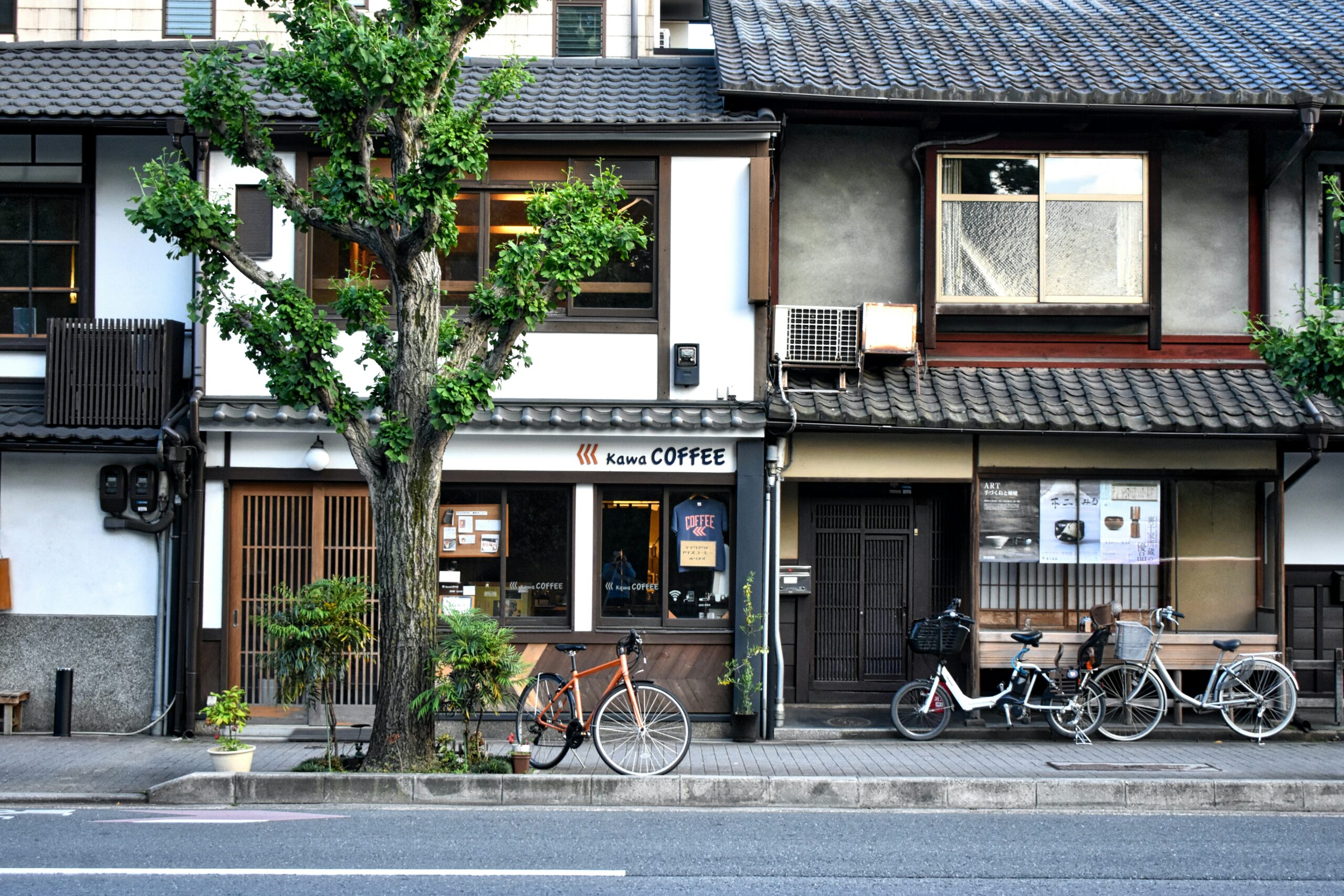 Everyday Japanese neighborhood - En Beau lo local property support across Japan
